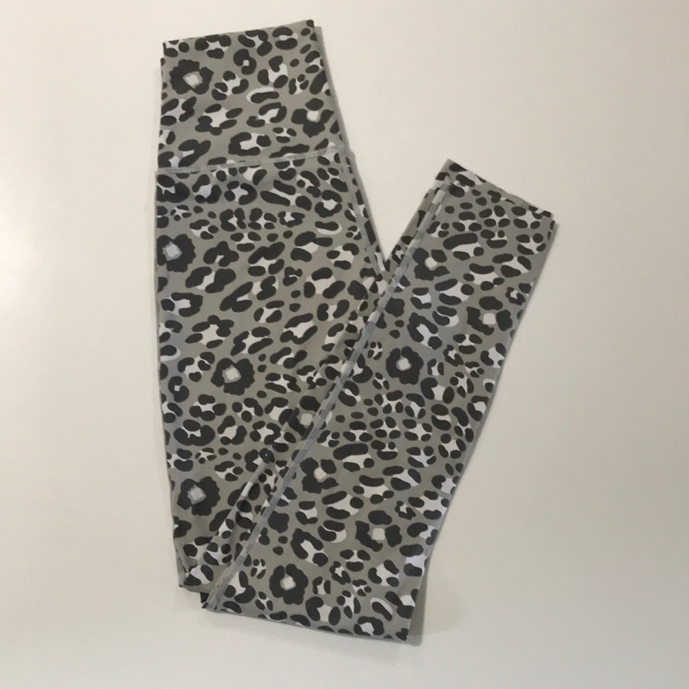 Grey Arie cheetah print leggings